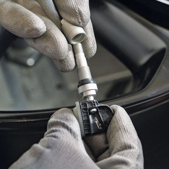 Bei jedem Sensorwechsel ist das Ventil oder der sogenannte Servicekit zu wechseln. Bei jedem Sensorwechsel ist das Ventil oder der sogenannte Servicekit zu wechseln.