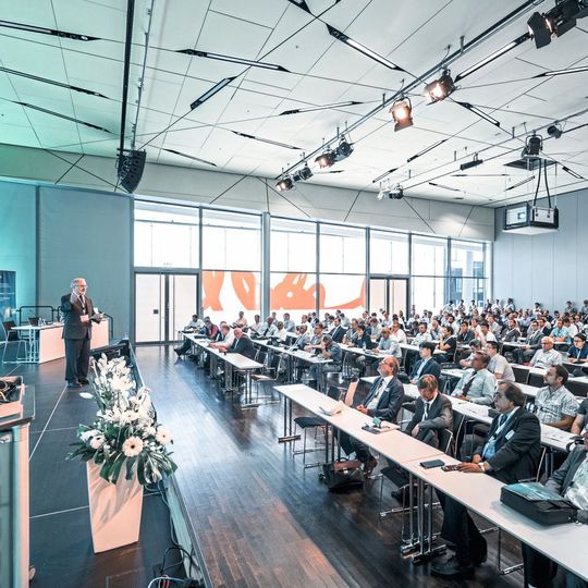 PCIM 2019: Zum Auftakt eines jeden Konferenztages vermittelt ein namhafter Speaker in seiner Keynote wichtige Einblicke in die Zukunft der Branche. PCIM 2019: Zum Auftakt eines jeden Konferenztages vermittelt ein namhafter Speaker in seiner Keynote wichtige Einblicke in die Zukunft der Branche.
