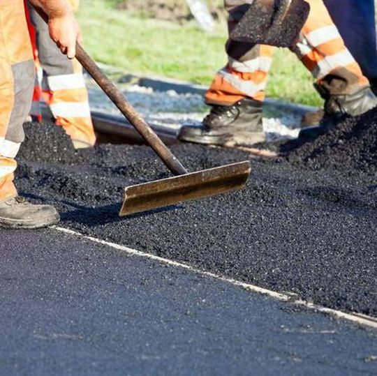 The rubber bitumen, which is produced using environmentally friendly technology, will be used primarily in the domestic market for road construction. The rubber bitumen, which is produced using environmentally friendly technology, will be used primarily in the domestic market for road construction.
