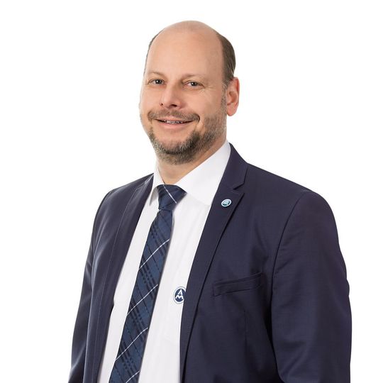 „Als deutscher Maschinenbauer überlebt man nur mit einem hohen Maß an Entwicklungskompetenz.“ Stephan Brand, Vice President Marketing & Produktmanagement der Aerzener Maschinenfabrik „Als deutscher Maschinenbauer überlebt man nur mit einem hohen Maß an Entwicklungskompetenz.“ Stephan Brand, Vice President Marketing & Produktmanagement der Aerzener Maschinenfabrik