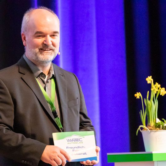 Stefan Schmadtke erläuterte bei der Jahrestagung: „In Summe sorgten die intensivierten Vertriebsmaßnahmen 2018 für ein Wachstum in der gesamten Gruppe um rund zehn Prozent.“ Stefan Schmadtke erläuterte bei der Jahrestagung: „In Summe sorgten die intensivierten Vertriebsmaßnahmen 2018 für ein Wachstum in der gesamten Gruppe um rund zehn Prozent.“