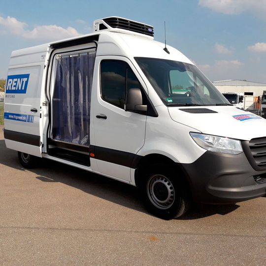 Die neuen Mercedes-Benz Sprinter Kastenwagen sind mit dem neuen, integrierten Kühlausbau vom Kühlausbauspezialisten Kerstner ausgestattet. Die neuen Mercedes-Benz Sprinter Kastenwagen sind mit dem neuen, integrierten Kühlausbau vom Kühlausbauspezialisten Kerstner ausgestattet.