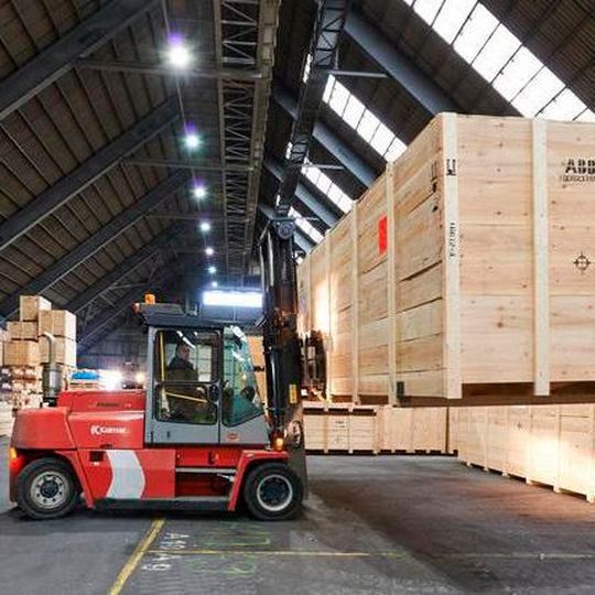 Umfrage von Switzerland Global Enterprise und Credit Suisse Exportbarometer bestätigen: Exportstimmung schwächt sich leicht ab, bleibt aber positiv. Umfrage von Switzerland Global Enterprise und Credit Suisse Exportbarometer bestätigen: Exportstimmung schwächt sich leicht ab, bleibt aber positiv.