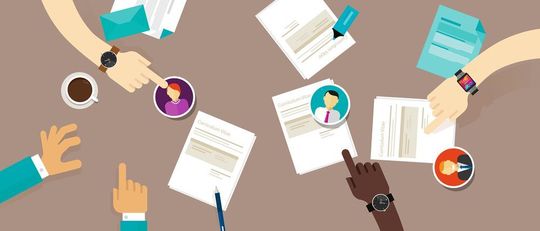 Mitarbeiter, die neue Mitarbeiter empfehlen, sind eine erfolgversprechende Recruiting-
Methode. Mitarbeiter, die neue Mitarbeiter empfehlen, sind eine erfolgversprechende Recruiting-
Methode.
