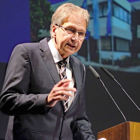 Karl-Heinz Breitschwert, Obermeister der Kfz-Innung Mittelfranken. Karl-Heinz Breitschwert, Obermeister der Kfz-Innung Mittelfranken.