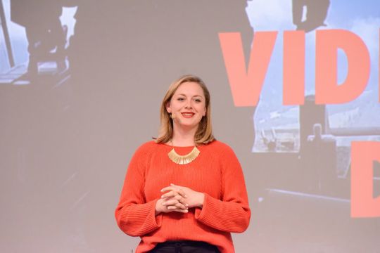 Anne Sutanto zeigte am Beispiel der Adolf Würth GmbH & Co, KG, wie Bewegtbild sinnvoll in die Content-Strategie integriert werden kann. Anne Sutanto zeigte am Beispiel der Adolf Würth GmbH & Co, KG, wie Bewegtbild sinnvoll in die Content-Strategie integriert werden kann.