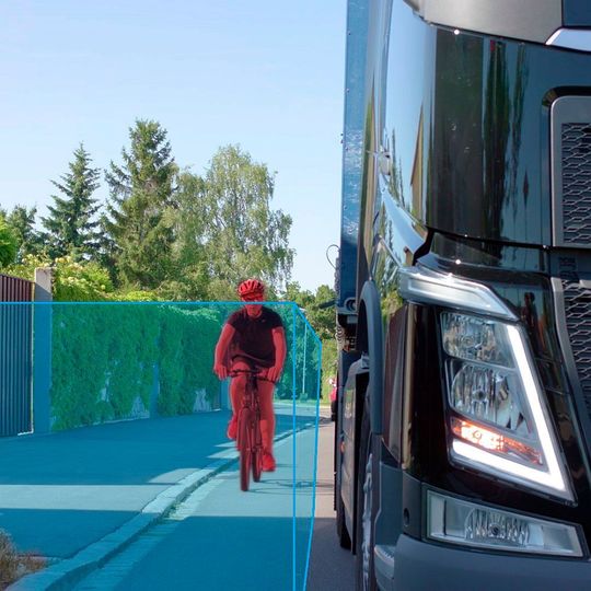 Der Abbiegeassistent AAS von Mekra Lang kann bewegte von stationären Objekten unterscheiden. Der Abbiegeassistent AAS von Mekra Lang kann bewegte von stationären Objekten unterscheiden.
