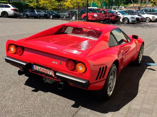 Der Ferrari 288 GTO war eines von nur 272 Exemplaren und gehörte einst Formel-1-Fahrer Eddie Irvine.