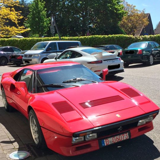 Diesen Ferrari 288 GTO hat ein dreister Dieb in Neuss während einer Probefahrt geklaut. Diesen Ferrari 288 GTO hat ein dreister Dieb in Neuss während einer Probefahrt geklaut.