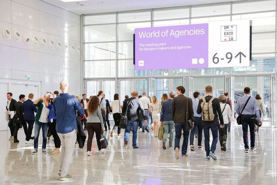 In der World of Agencies, in Halle 8 der Koelnmesse, soll ein neuer, exklusiver Bereich für Agenturen entstehen, indem auch die bisher getrennten Agency Lounges eingebunden werden. In der World of Agencies, in Halle 8 der Koelnmesse, soll ein neuer, exklusiver Bereich für Agenturen entstehen, indem auch die bisher getrennten Agency Lounges eingebunden werden.