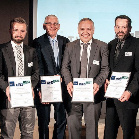 V.l.n.r.: Milko Micanovic von Schröder Teams Bielefeld GmbH & Co. KG, Andreas Müller von Autohaus Schmidt OHG, Alexander Tata von Autohaus Manikowski GmbH & Co. KG, Tomaz Pustovrh von Autohaus Bredler GmbH & Co. KG, Bad Vilbel. V.l.n.r.: Milko Micanovic von Schröder Teams Bielefeld GmbH & Co. KG, Andreas Müller von Autohaus Schmidt OHG, Alexander Tata von Autohaus Manikowski GmbH & Co. KG, Tomaz Pustovrh von Autohaus Bredler GmbH & Co. KG, Bad Vilbel.
