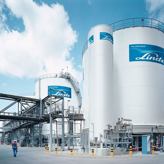 Die steigende Nachfrage nach Industriegasen eröffnet dem Markt für Luftzerlegungsanlagen in den kommenden Jahren neue Wachstumschancen. Die steigende Nachfrage nach Industriegasen eröffnet dem Markt für Luftzerlegungsanlagen in den kommenden Jahren neue Wachstumschancen.