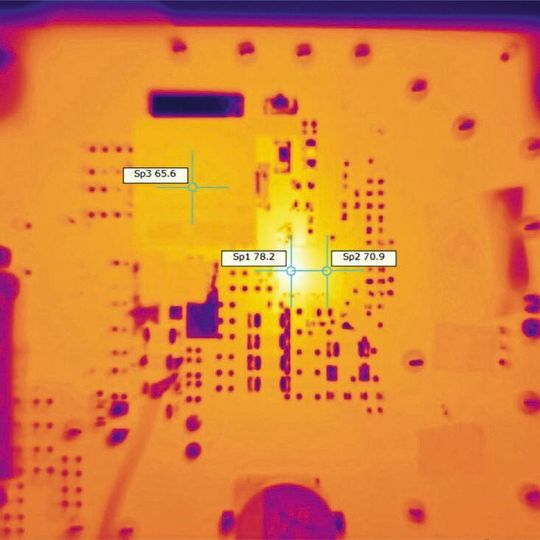 Bild 1: Temperaturbild eines TPS543C20-SWIFT-Abwärtswandlers mit 0, 9 V Ausgangsspannung und 12 V Eingangsspannung bei 25 °C Umgebungstemperatur. Bild 1: Temperaturbild eines TPS543C20-SWIFT-Abwärtswandlers mit 0, 9 V Ausgangsspannung und 12 V Eingangsspannung bei 25 °C Umgebungstemperatur.
