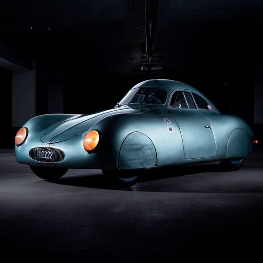 Nur ein einziges Exemplar des Porsche Typ 64 überlebte den Krieg. Nur ein einziges Exemplar des Porsche Typ 64 überlebte den Krieg.