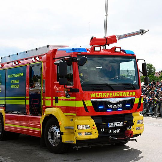Der MAN 18.340 der Werksfeuerwehr MAN /MTU wurde stündlich auf der Aktionsfläche präsentiert. Der MAN 18.340 der Werksfeuerwehr MAN /MTU wurde stündlich auf der Aktionsfläche präsentiert.