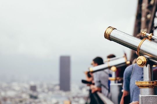Der Blick auf den B2C-Bereich wird für B2B-Unternehmen immer wichtiger. Gerade hinsichtlich der Faktoren, die sich auf Kaufentscheidungen auswirken verschmelzen B2B- und B2C-Ansprüche immer mehr. Der Blick auf den B2C-Bereich wird für B2B-Unternehmen immer wichtiger. Gerade hinsichtlich der Faktoren, die sich auf Kaufentscheidungen auswirken verschmelzen B2B- und B2C-Ansprüche immer mehr.