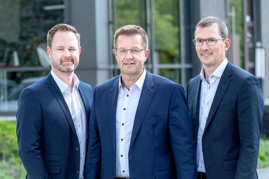 Übernehmen gemeinsam die Geschäftsführung von Pöppelmann (v.l.): Henk Gövert, Norbert Nobbe und Matthias Lesch. Übernehmen gemeinsam die Geschäftsführung von Pöppelmann (v.l.): Henk Gövert, Norbert Nobbe und Matthias Lesch.