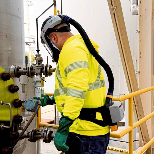 3M-Versaflo-Gebläseeinheit TR-800 für das Arbeiten in explosionsgefährdeten Bereichen 3M-Versaflo-Gebläseeinheit TR-800 für das Arbeiten in explosionsgefährdeten Bereichen