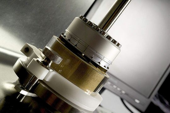 Mit der neuen Software für die Siloauslegung können die Anwendungsmöglichkeiten des Pulverrheometers FT4 erweitert werden. Mit der neuen Software für die Siloauslegung können die Anwendungsmöglichkeiten des Pulverrheometers FT4 erweitert werden.