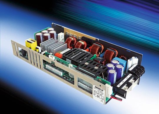 Das Einbaunetzteil TDK-Lambda GXE600 mit digitalem Interface und analogen Programmiereingängen eignet sich für vielfältige Aufgaben in Medizingeräten und in der Industrie insbesondere im Umfeld der Themen Industrie 4.0 und IoT. Das Einbaunetzteil TDK-Lambda GXE600 mit digitalem Interface und analogen Programmiereingängen eignet sich für vielfältige Aufgaben in Medizingeräten und in der Industrie insbesondere im Umfeld der Themen Industrie 4.0 und IoT.