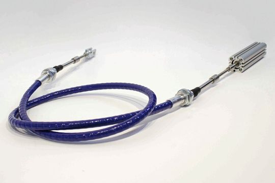 Mit den bi-direktionalen Kabelsystemen lassen sich die Hubkräfte linearer Antriebe über mehrere Meter sicher übertragen.