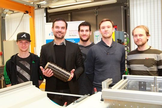 Von links nach rechts: Marcel Meinen, Prof. Dr. Patrick Tichelmann, Nils Eisler, Juri Bayer, Dr. Mario Schweda Von links nach rechts: Marcel Meinen, Prof. Dr. Patrick Tichelmann, Nils Eisler, Juri Bayer, Dr. Mario Schweda