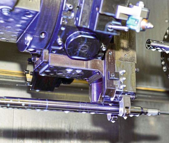 Röhm und Wesa haben gemeinsam eine spezielle Revolverlünette für den Einsatz in Drehmaschinen entwickelt, die von Haus aus keine Standardlünette haben. Röhm und Wesa haben gemeinsam eine spezielle Revolverlünette für den Einsatz in Drehmaschinen entwickelt, die von Haus aus keine Standardlünette haben.