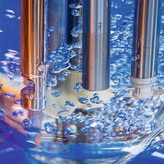 Die Sensoren erfassen kritische Biopharma-Prozessparameter inline. Die Sensoren erfassen kritische Biopharma-Prozessparameter inline.