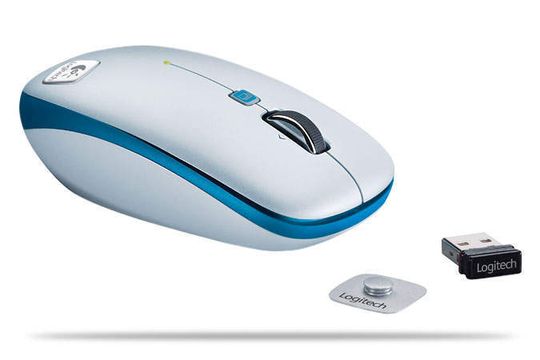 Die Notebook-Maus V550 von Logitech zeichnet sich durch einen Befestigungs-Clip und einen USB-Nano-Empfänger aus. Die Notebook-Maus V550 von Logitech zeichnet sich durch einen Befestigungs-Clip und einen USB-Nano-Empfänger aus.
