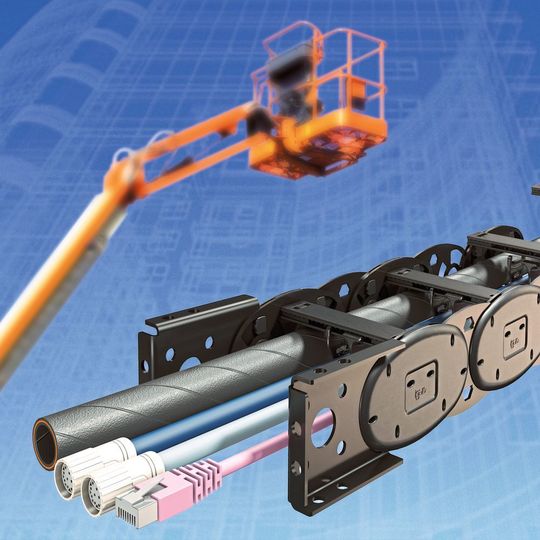 Sicher in die Höhe: Die Hybrid-Energiekette ist dank Hochleistungspolymeren 50 Prozent leichter als herkömmliche Stahlketten und durch ihren modularen Aufbau leicht zu warten. Sicher in die Höhe: Die Hybrid-Energiekette ist dank Hochleistungspolymeren 50 Prozent leichter als herkömmliche Stahlketten und durch ihren modularen Aufbau leicht zu warten.