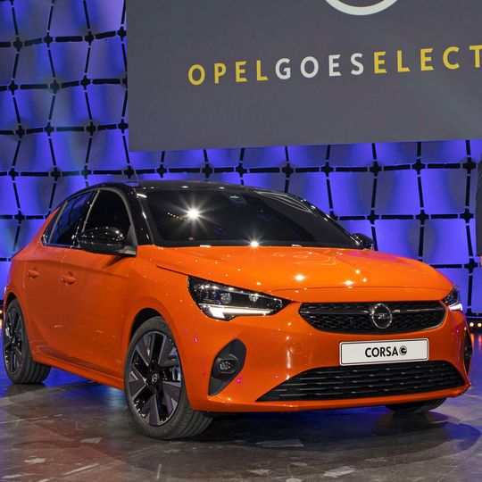 Der E-Corsa läuft ab Anfang 2020 vom Band. Der E-Corsa läuft ab Anfang 2020 vom Band.