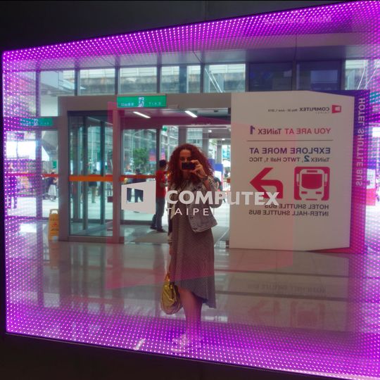 Unsere Besa Agaj bei der Computex in Taipeh Unsere Besa Agaj bei der Computex in Taipeh