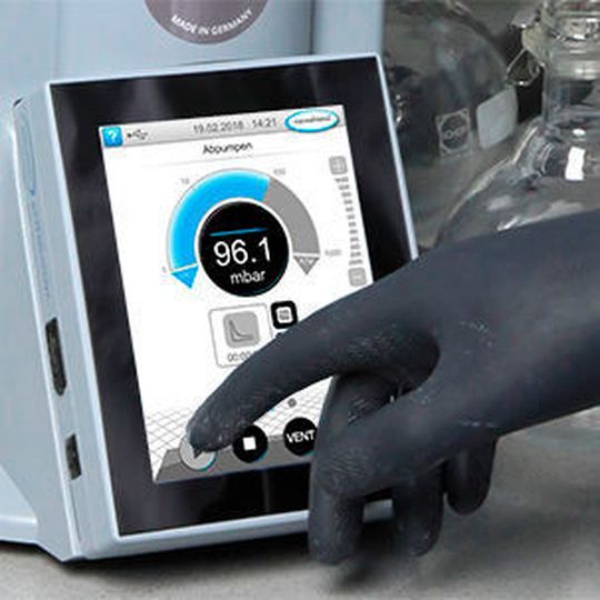 Touch-Display mit Laborhandschuhen bedienbar Touch-Display mit Laborhandschuhen bedienbar