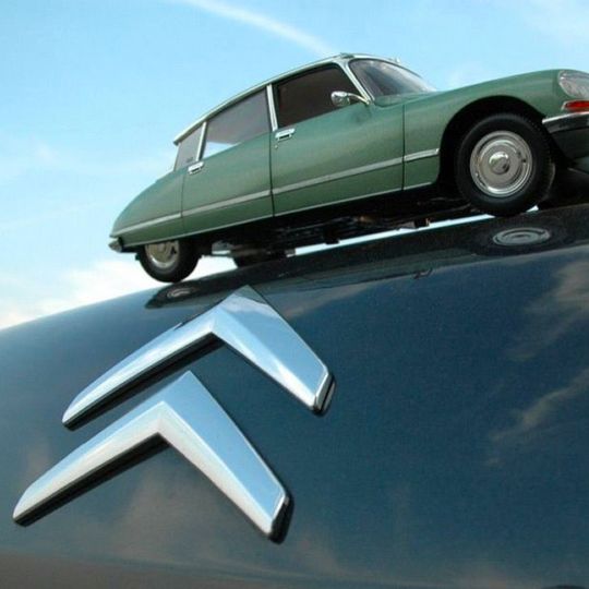 Seit 100 Jahren produziert Citroën Autos, darunter sind zahlreiche Stilikonen. Seit 100 Jahren produziert Citroën Autos, darunter sind zahlreiche Stilikonen.
