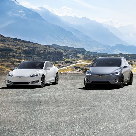 Wer einen Lagerwagen des Tesla Model S oder Model X kauft, bekommt den Strom aktuell kostenlos dazu. Wer einen Lagerwagen des Tesla Model S oder Model X kauft, bekommt den Strom aktuell kostenlos dazu.