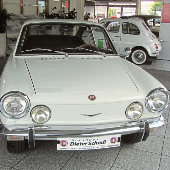 Geht mit seinem Besitzer, Fiat-Partner Dieter Schödl, ins Rennen um den Sieg bei der Oberbayerischen Meister-Classsic: das Fiat 850 Sportcoupé. Geht mit seinem Besitzer, Fiat-Partner Dieter Schödl, ins Rennen um den Sieg bei der Oberbayerischen Meister-Classsic: das Fiat 850 Sportcoupé.