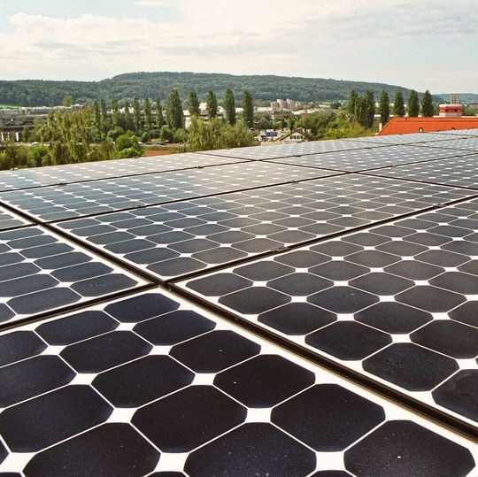 Anstelle von Hausdächern könnte bald der Ozean als Standort für Solarpanels dienen. Anstelle von Hausdächern könnte bald der Ozean als Standort für Solarpanels dienen.