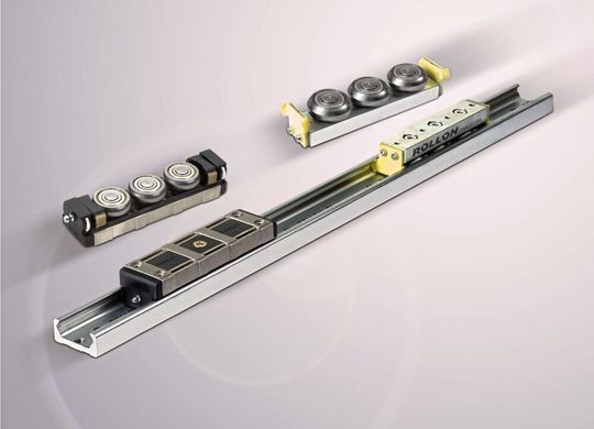 Rollon liefert die Automationskomponenten in Schienenlängen von 160 mm – 3600 mm sowie in den Schienenbreiten 18, 28, 35, 43 und 63 mm. Rollon liefert die Automationskomponenten in Schienenlängen von 160 mm – 3600 mm sowie in den Schienenbreiten 18, 28, 35, 43 und 63 mm.