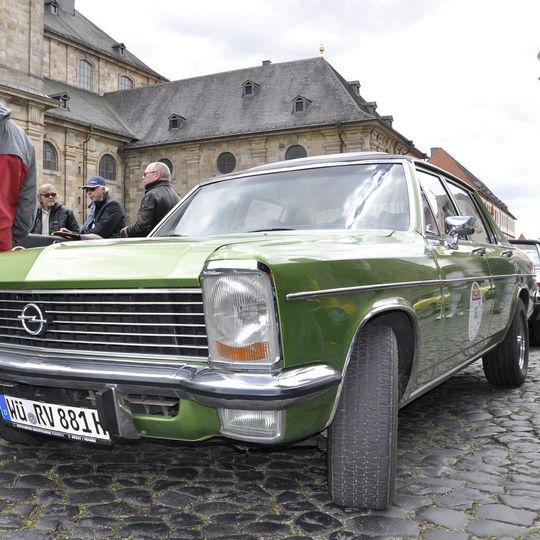 Mit diesem Opel Diplomat aus dem Jahr 1976 auf Tour: »kfz-betrieb« nahm an der Sachs Franken Classic 2019 teil. Mit diesem Opel Diplomat aus dem Jahr 1976 auf Tour: »kfz-betrieb« nahm an der Sachs Franken Classic 2019 teil.