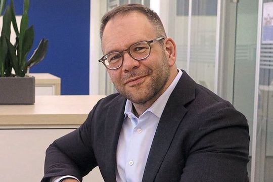Philipp Hess: „Manche familiengeführten Teilegroßhändler haben eine Größenordnung, mit der sie auf Dauer alleine nicht überleben können.“ Philipp Hess: „Manche familiengeführten Teilegroßhändler haben eine Größenordnung, mit der sie auf Dauer alleine nicht überleben können.“