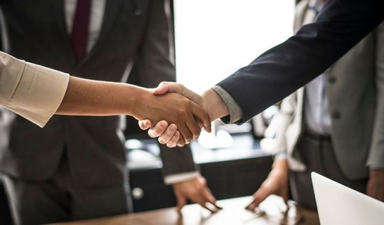 Peak und EMSA vertiefen ihre Partnerschaft. Peak und EMSA vertiefen ihre Partnerschaft.