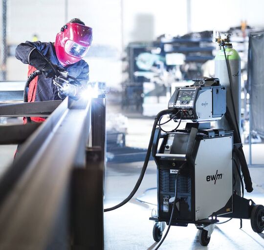 Welding processes for industry and trade: EWM has various models in its portfolio that can be used to reduce both energy requirements and welding costs.