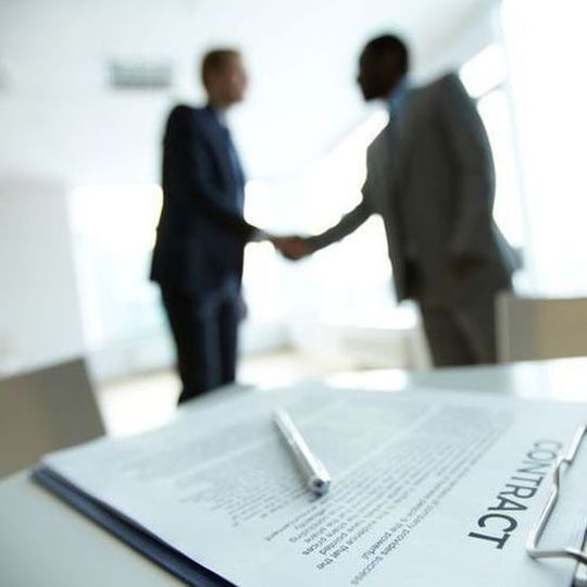 The signing of the contract with SK E&C took place at the Ineos Headquarters in London. The signing of the contract with SK E&C took place at the Ineos Headquarters in London.