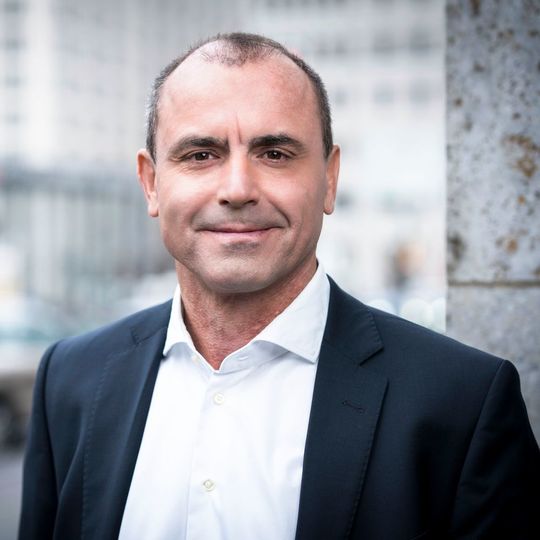 Dieter Körner, seit 2004 bei T.A. Cook, ist als Managing Partner verantwortlich für Entwicklung und Ausbau des Beratungsgeschäftes in der DACH-Region und betreut darüber hinaus internationale Key Accounts. Basierend auf einem MBA der Universität Passau verfügt er über mehr als 20 Jahre Beratungserfahrung in der weltweiten anlagenintensiven Industrie. Dieter Körner, seit 2004 bei T.A. Cook, ist als Managing Partner verantwortlich für Entwicklung und Ausbau des Beratungsgeschäftes in der DACH-Region und betreut darüber hinaus internationale Key Accounts. Basierend auf einem MBA der Universität Passau verfügt er über mehr als 20 Jahre Beratungserfahrung in der weltweiten anlagenintensiven Industrie.