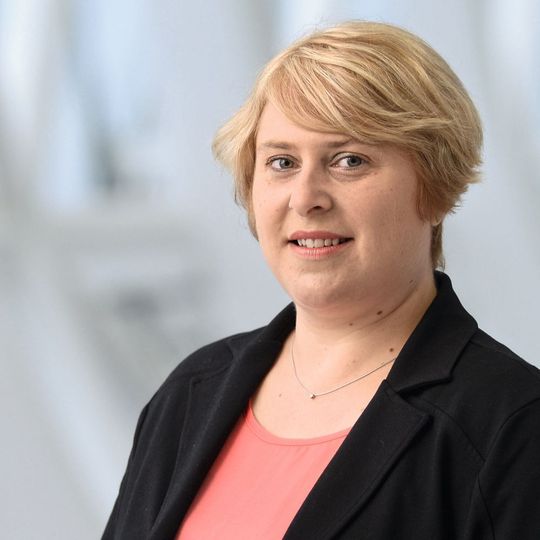 „Die Einhaltung der Vorgaben aus den Normen, den gesetzlichen Regelungen und die konsequente und kontinuierliche Schulung der Mitarbeiter ist eine Forderung, die sich am Ende für alle Beteiligten nachhaltig auszahlt“, sagt Dr. Sylvia Wagner vom Fraunhofer-Institut für Biomedizinische Technik IBMT. „Die Einhaltung der Vorgaben aus den Normen, den gesetzlichen Regelungen und die konsequente und kontinuierliche Schulung der Mitarbeiter ist eine Forderung, die sich am Ende für alle Beteiligten nachhaltig auszahlt“, sagt Dr. Sylvia Wagner vom Fraunhofer-Institut für Biomedizinische Technik IBMT.