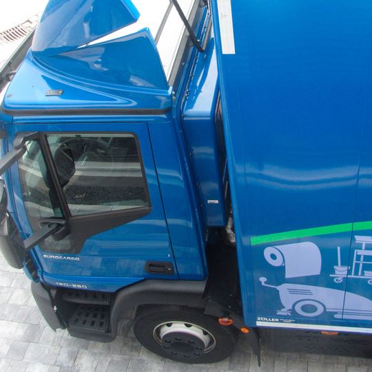 Der Fahrzeugumrüster Meier hat eine nachträgliche Kabinenverlängerung für den Iveco Eurocargo entwickelt. Der Fahrzeugumrüster Meier hat eine nachträgliche Kabinenverlängerung für den Iveco Eurocargo entwickelt.
