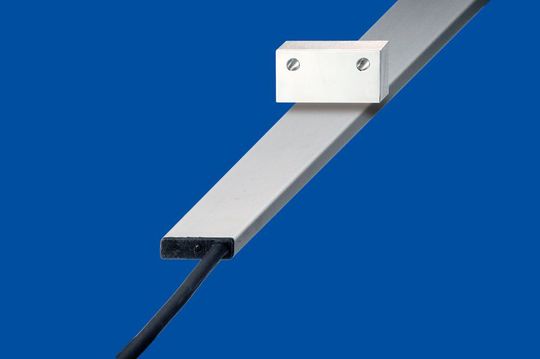Posichron PCFP25 ist ein absoluter, berührungsloser und verschleißfreier Positionssensor. Er ist für Messlängen bis zu 5.750 mm verfügbar. Das schlanke Profil ist nur 8 mm hoch. Posichron PCFP25 ist ein absoluter, berührungsloser und verschleißfreier Positionssensor. Er ist für Messlängen bis zu 5.750 mm verfügbar. Das schlanke Profil ist nur 8 mm hoch.