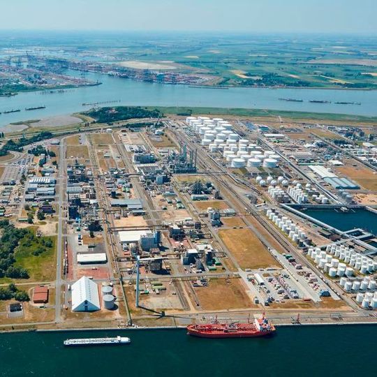 Die neue Anlage für pyrogene Kieselsäure am Standort von Evonik in Antwerpen ist gestartet. Die neue Anlage für pyrogene Kieselsäure am Standort von Evonik in Antwerpen ist gestartet.
