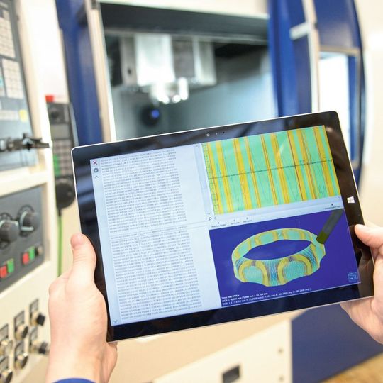 With an integrated CAx process chain, it is possible for toolmaking companies to meet the diverse customer requirements and maintain competitiveness. With an integrated CAx process chain, it is possible for toolmaking companies to meet the diverse customer requirements and maintain competitiveness.