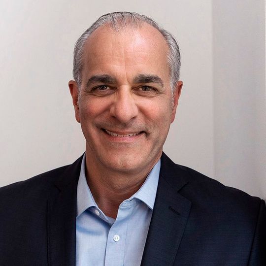 Der bisherige Tesla-Produktionschef Peter Hochholdinger ist zum direkten Konkurrenten Lucid Motors gewechselt. Der bisherige Tesla-Produktionschef Peter Hochholdinger ist zum direkten Konkurrenten Lucid Motors gewechselt.